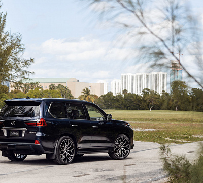 Фото дисков Vossen HF-2 на Lexus LX III