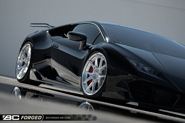 Фото дисков BC Forged HCA165 Глянцевый лак на Lamborghini Huracan