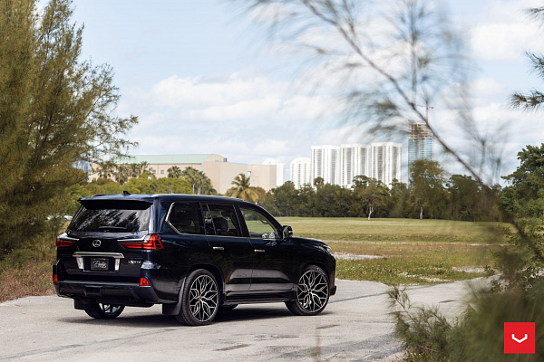 Фото дисков Vossen HF-2 Алмазная проточка на Lexus LX III