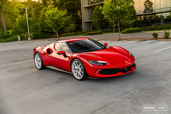 Фото дисков NOVITEC NF11 Белый глянец на Ferrari 296