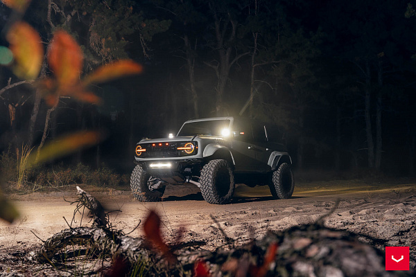 Фото дисков Vossen HFX-1 (6-Lug) Черный сатин на Ford Bronco
