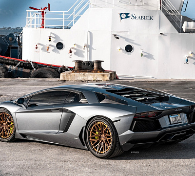 Фото дисков Strasse Wheels SV10M Track на Lamborghini Aventador