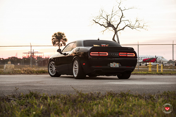 Фото дисков Vossen ML-X2 Сатиновый лак на Dodge Challenger III