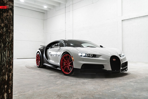 Фото дисков Anrky AN13 Красный сатин на Bugatti Chiron