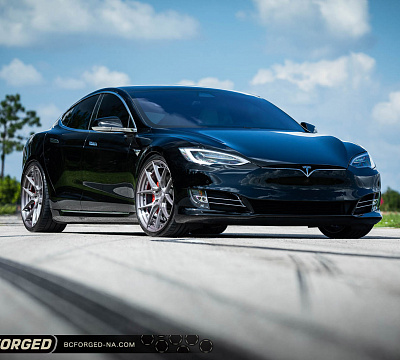 Фото дисков BC Forged HCA381 на Tesla Model S