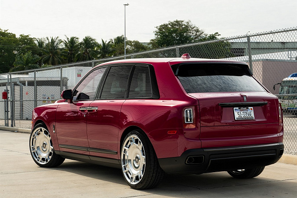 Фото дисков Anrky RF-177 Полированный лак на Rolls-Royce Cullinan