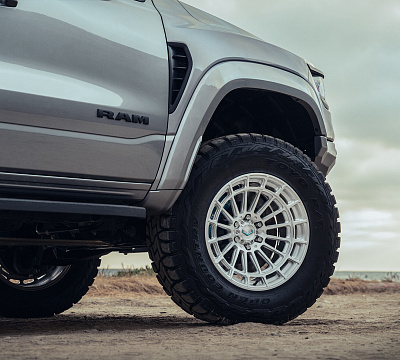 Фото дисков Vossen LCX-01 на Ram 1500 V