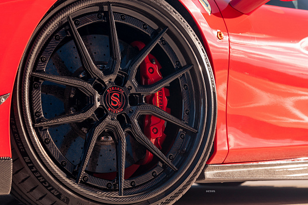 Фото дисков Strasse Wheels SV5 Deep Concave FS Другой цвет на Ferrari 488