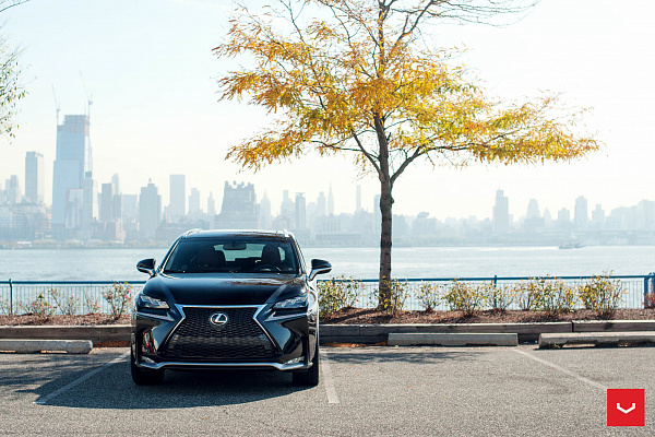 Фото дисков Vossen VFS-2 Серебро на Lexus NX I