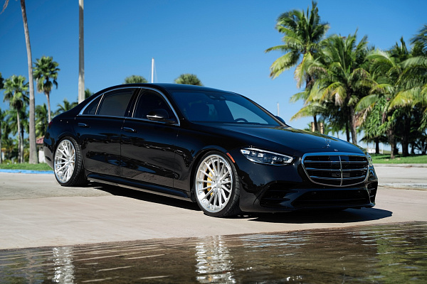 Фото дисков Strasse Wheels SV15 Deep Concave FS Глянцевый лак на Mercedes-Benz S-Class (W223)