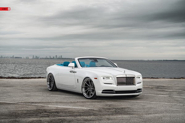 Фото дисков Anrky AN33 Глянцевый темный лак на Rolls-Royce Wraith