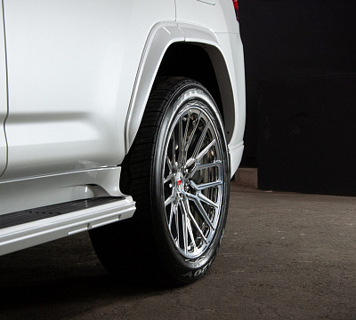 Фото дисков Vossen M-X3 на Toyota Land Cruiser 300