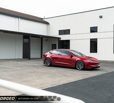 Фото дисков BC Forged HCA675 на Tesla Model 3