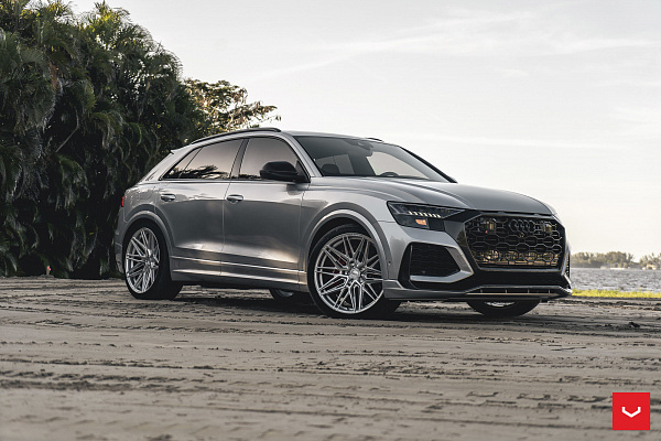 Фото дисков Vossen HF-7 Серебро на Audi Q8