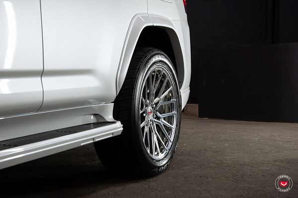 Фото дисков Vossen M-X3 Глянцевый лак на Toyota Land Cruiser 300
