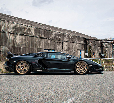 Фото дисков HRE 454 GTM на Lamborghini Aventador