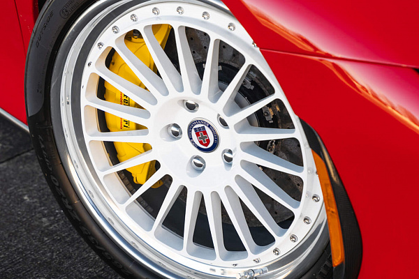 Фото дисков HRE 309 Белый глянец на Ferrari SF90