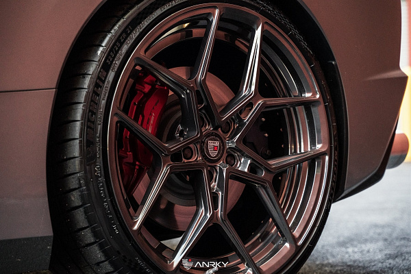 Фото дисков Anrky S2-X4 Глянцевый темный лак на Chevrolet Corvette C8