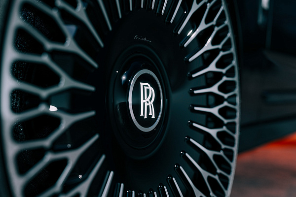 Фото дисков Brixton Forged LX09 Алмазная проточка на Rolls-Royce Cullinan