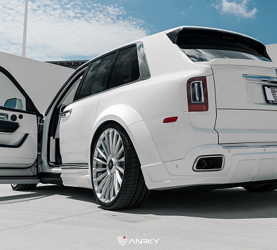Фото дисков Anrky RF-282 на Rolls-Royce Cullinan