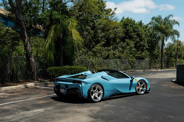 Фото дисков Anrky XR-305 Глянцевый лак на Ferrari SF90