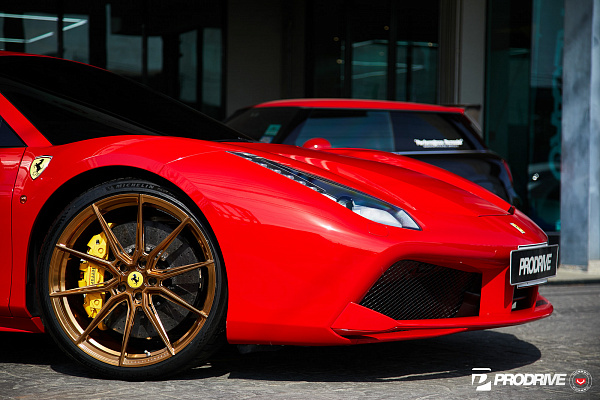 Фото дисков Vossen EVO-2R Глянцевое темное золото на Ferrari 488