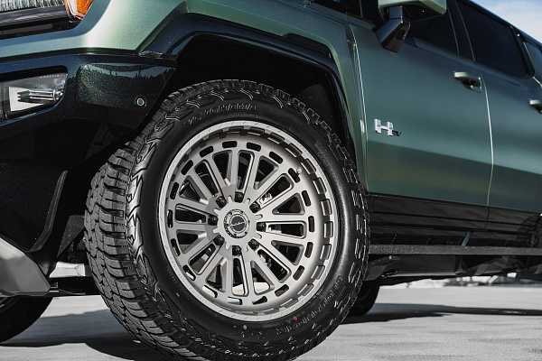 Фото дисков Brixton Forged BX03-M Матовый графит на GMC Hummer EV