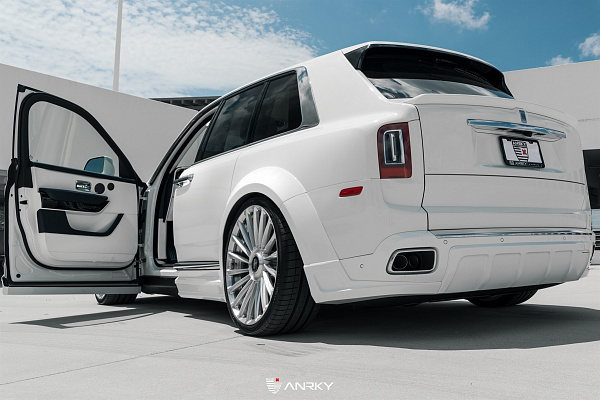 Фото дисков Anrky RF-282 Глянцевый лак на Rolls-Royce Cullinan