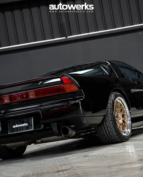 Фото дисков 300 Сатиновое золото на Acura NSX I