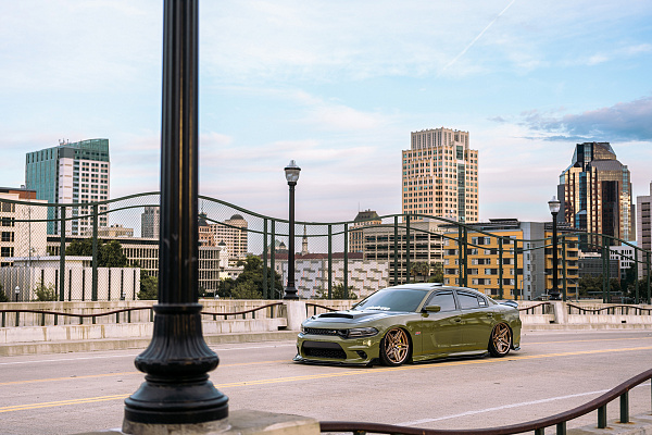 Фото дисков Asanti DUKE Глянцевое темное золото на Dodge Charger VII