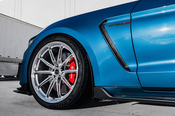 Фото дисков Brixton Forged R11-RS Глянцевый лак на Ford Mustang VI