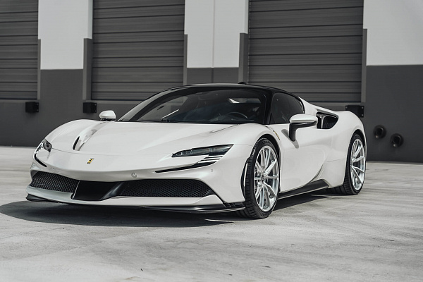 Фото дисков HRE P104SC Глянцевый лак на Ferrari SF90