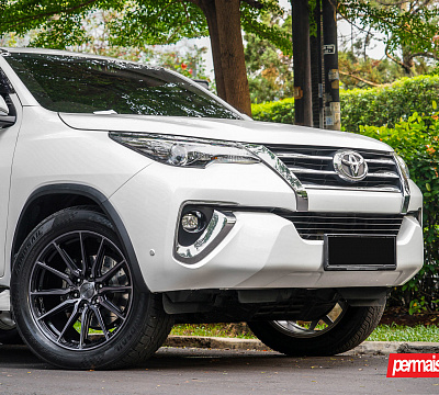 Фото дисков Vossen HF6-1 на Toyota Fortuner II