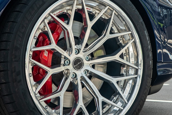 Фото дисков Brixton Forged CM6-R Полированный лак на Audi Q7 (4M)