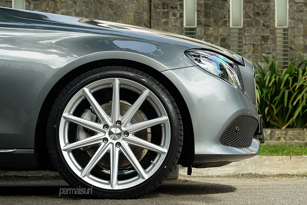 Фото дисков Vossen VFS-10 Серебро на Mercedes-Benz E-Class (W213, S213, C238)