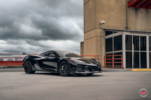 Фото дисков Vossen S21-02 Черный глянец на Chevrolet Corvette C8