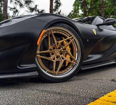 Фото дисков Anrky S3-X3 на Ferrari 812
