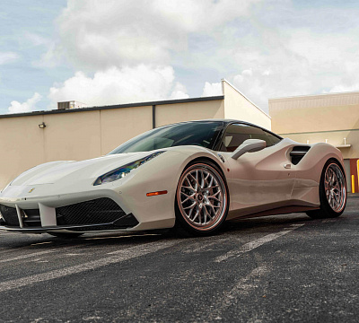 Фото дисков HRE 520 на Ferrari 488