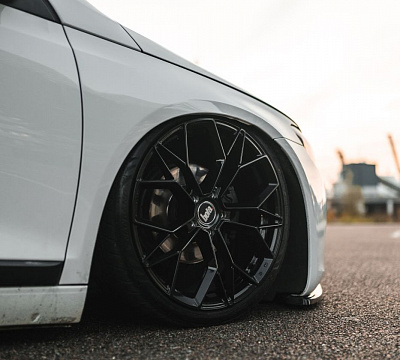 Фото дисков Bola FLF на Volkswagen Scirocco III