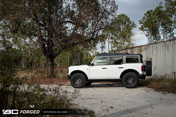 Фото дисков BC Forged LE72 // MLE72 Глянцевый графит на Ford Bronco