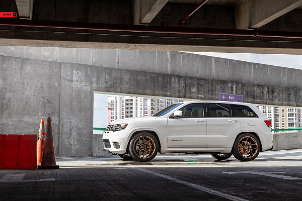 Фото дисков Anrky S1-X4 Глянцевая бронза на Jeep Grand Cherokee IV