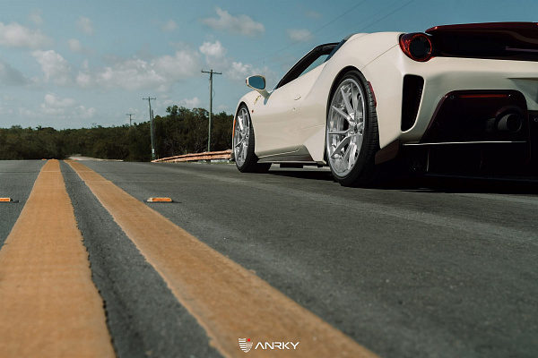 Фото дисков Anrky AN32 Глянцевый лак на Ferrari 488