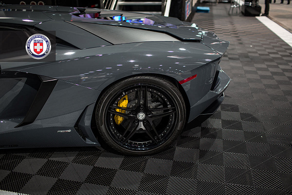 Фото дисков HRE S107 Черный сатин на Lamborghini Aventador