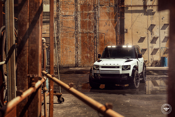 Фото дисков Vossen UV-X Черный глянец на Land Rover Defender II