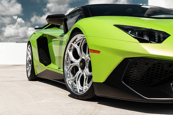 Фото дисков HRE S111SC Полированный лак на Lamborghini Aventador