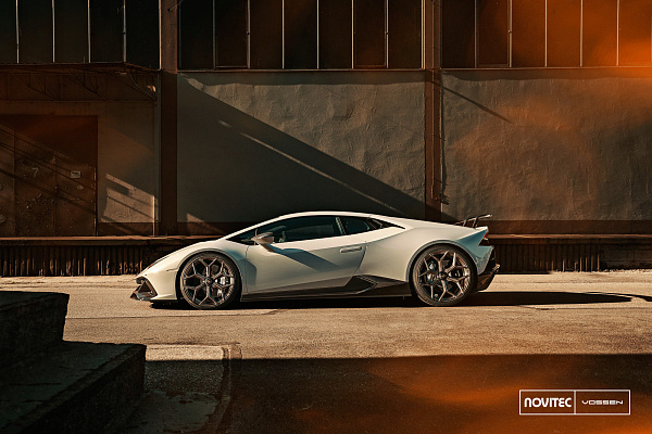 Фото дисков NOVITEC NL4 Сатиновый темный лак на Lamborghini Huracan