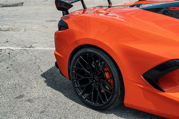 Фото дисков Anrky AN10 Черный глянец на Chevrolet Corvette C8