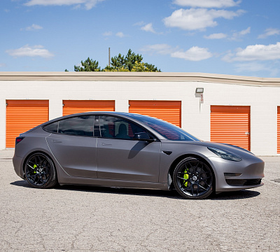 Фото дисков HRE FF01 на Tesla Model 3
