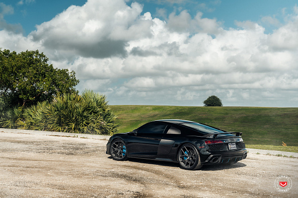 Фото дисков Vossen S21-01 Сатиновый темный лак на Audi R8 (4S)