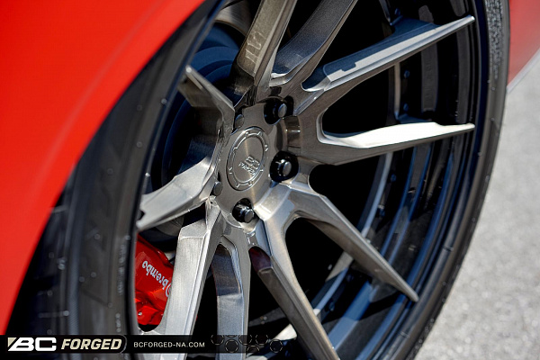 Фото дисков BC Forged HCA162 Глянцевый темный лак на Dodge Challenger III